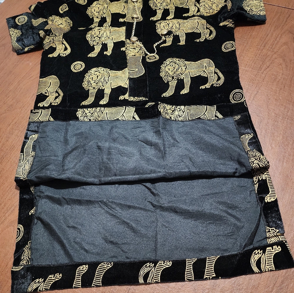 Seyimark Elegant Black and Gold Lion Print Men's Top - Picture 9 of 12